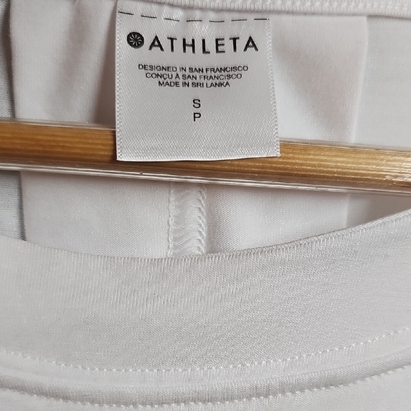 Athleta With Ease Long Sleeve Top White Size S Relaxed Crewneck Tee Layering - Picture 2 of 8